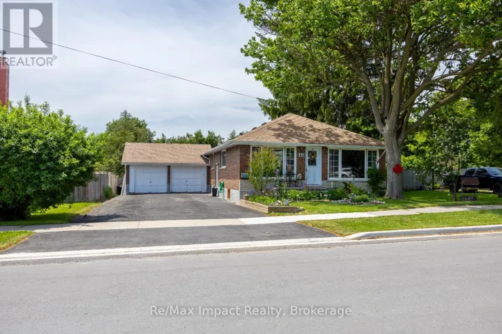 44 BROWN STREET, Clarington (Bowmanville), Ontario L1C2R4