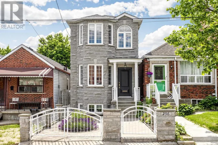 256 EARLSCOURT AVENUE, Toronto (Caledonia-Fairbank), Ontario M6E4B6