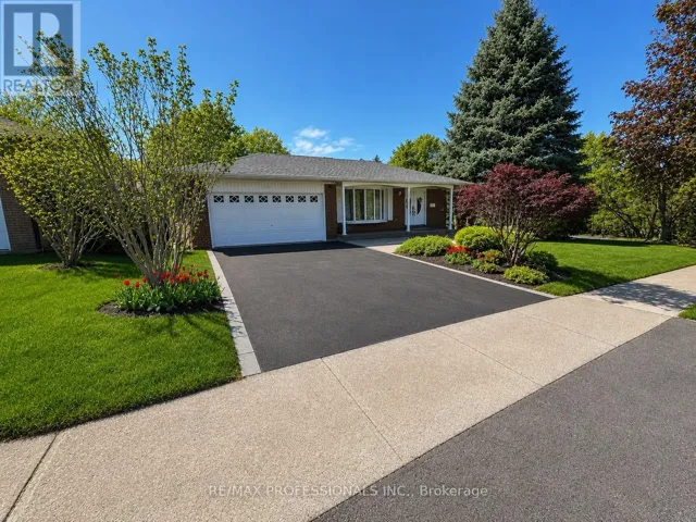 37 SUNPLAINS CRESCENT, Toronto (Markland Wood), Ontario M9C1M4