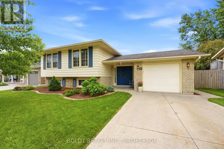 18 LINHAVEN COURT, St. Catharines (Martindale Pond), Ontario L2N6V3
