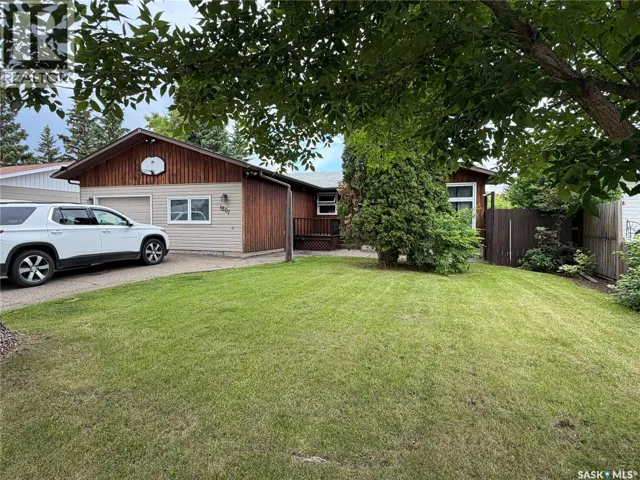Crescent 1801 Centennial CRESCENT, North Battleford, Saskatchewan S9A3J2