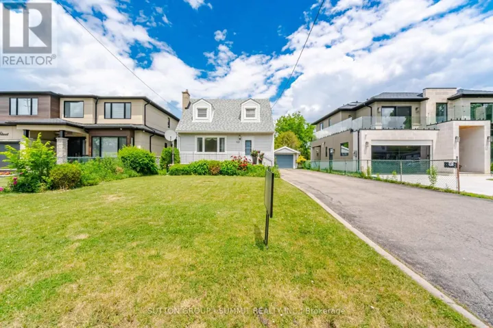 7 EARL STREET, Mississauga (Streetsville), Ontario L5M1N6