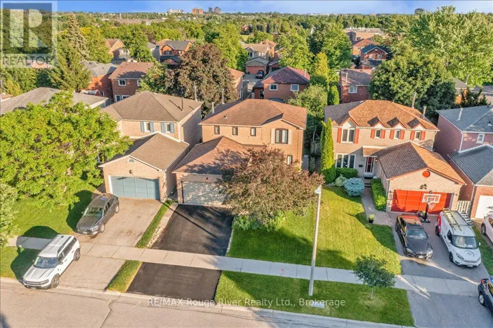 5 GURR CRESCENT, Ajax (Central West), Ontario L1T2P6