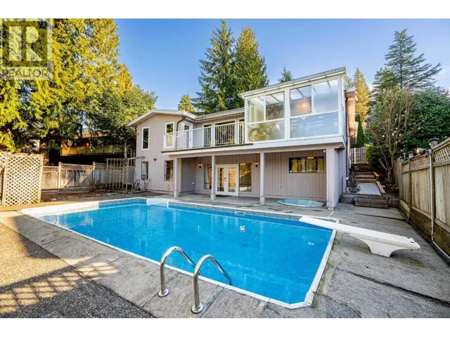 148 ROE DRIVE, Port Moody, British Columbia V3H3M8