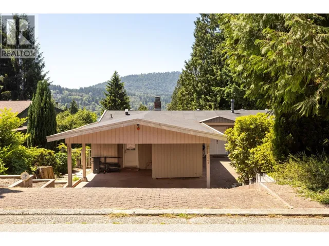 148 ROE DRIVE, Port Moody, British Columbia V3H3M8