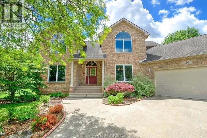 36 Meadow LANE, Essex, Ontario N8M3C5