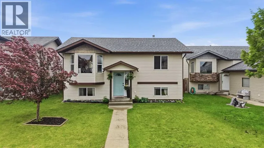 4929 Westbrooke Road, Blackfalds, Alberta T4M0L1