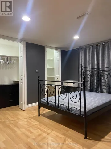 B-6 - 72 WHITEHORN CRESCENT, Toronto (Don Valley Village), Ontario M2J3B2