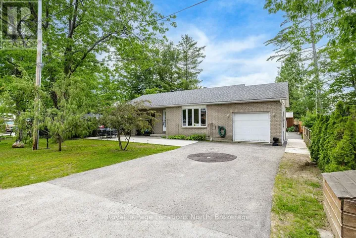 39 MCCAGUE STREET, Wasaga Beach, Ontario L9Z2E5