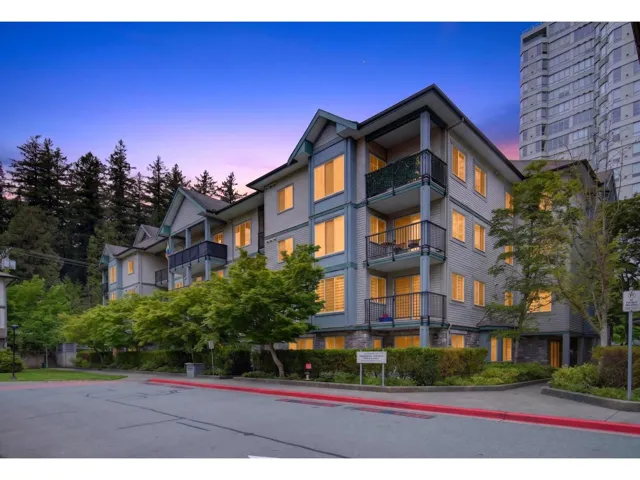 105 14859 100 AVENUE, Surrey, British Columbia V3R2V5