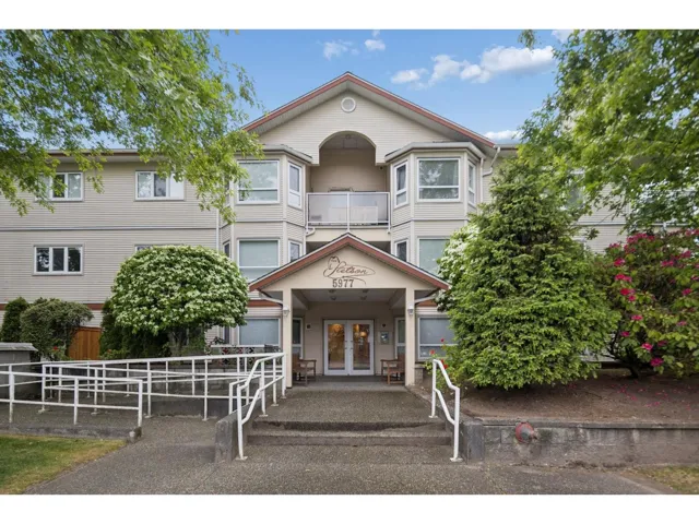 305 5977 177B STREET, Surrey, British Columbia V3S4J7