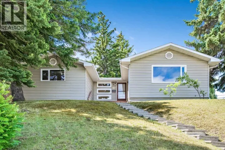 1811 Canberra Road NW, Calgary, Alberta T2L0S3