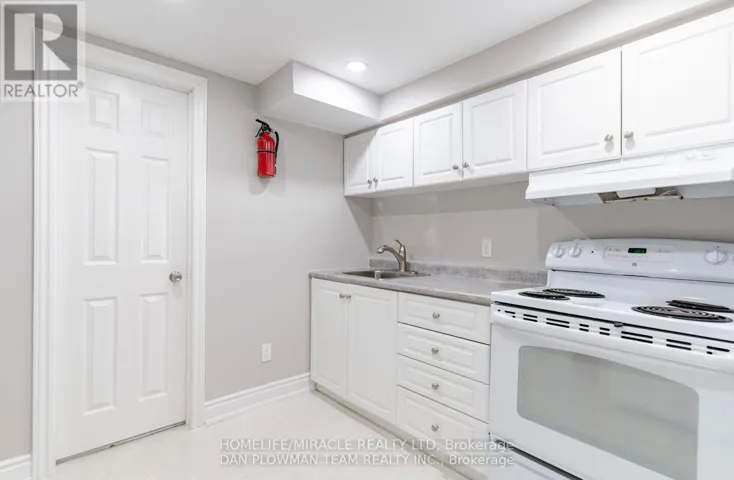 BSMT - 3 TEDDINGTON CRESCENT, Whitby (Pringle Creek), Ontario L1R1S4