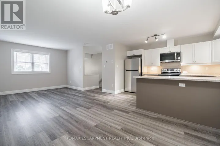 2 - 38 VIEWPOINT AVENUE, Hamilton (Eastmount), Ontario L8V2S5