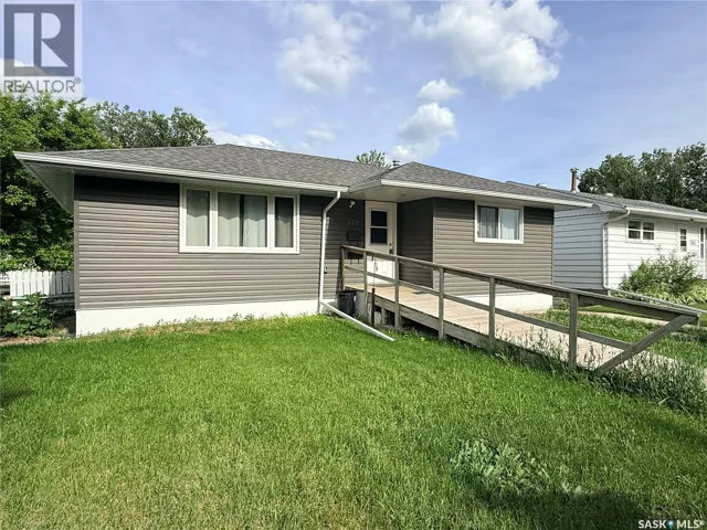 271 14th AVENUE NE, Swift Current, Saskatchewan S9H2W8