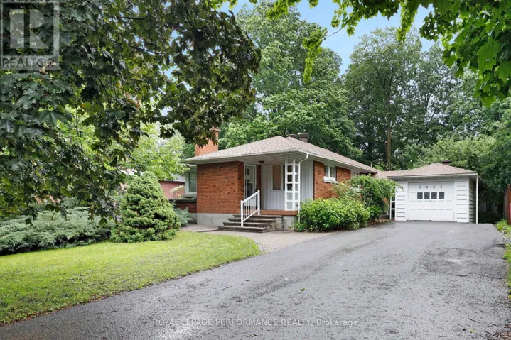 2061 FAIRBANKS AVENUE, Ottawa, Ontario K1H5Y9