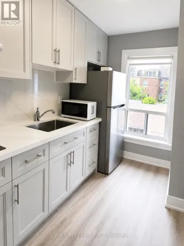 319 CLINTON STREET, Toronto (Palmerston-Little Italy), Ontario M6G2Y7