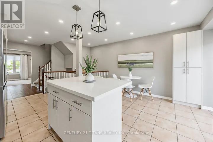 6 MCGONIGAL LANE, Ajax (Central), Ontario L1T4G9