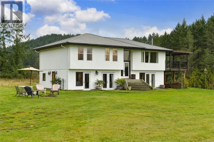 300 Wood Dale Dr, Mayne Island, British Columbia V0N2J2