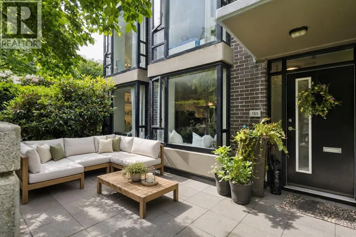 153 W 2ND STREET, North Vancouver, British Columbia V7M1C5