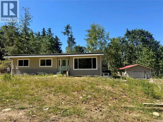 7390 COUGAR SMITH Rd, Fanny Bay, British Columbia V0R1W0
