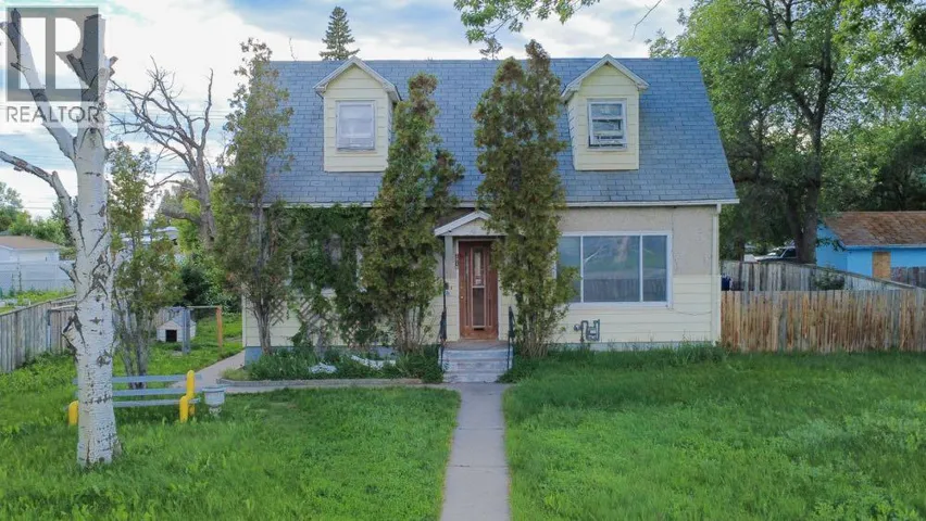 1218 13 Street N, Lethbridge, Alberta T1H2T6