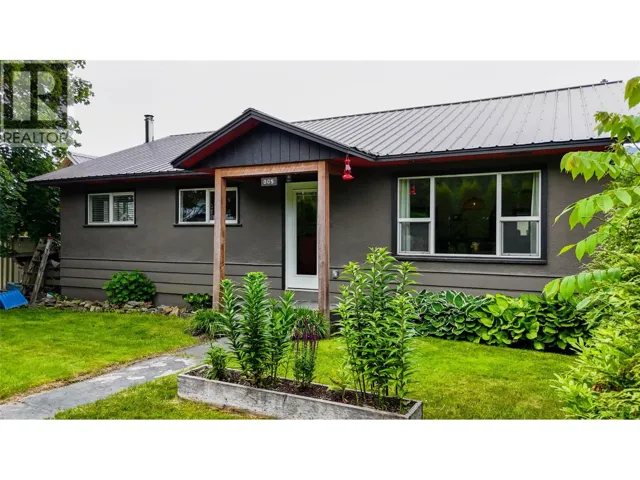 805 Victoria Road, Revelstoke, British Columbia V0E2S0