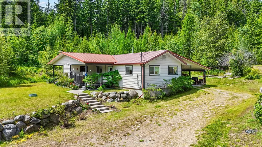 635 Lakeview Arrow Creek Road, Wynndel, British Columbia V0B2N1