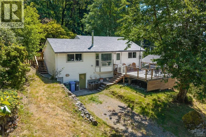 8555 Maple Ridge Rd, Youbou, British Columbia V0R3E1