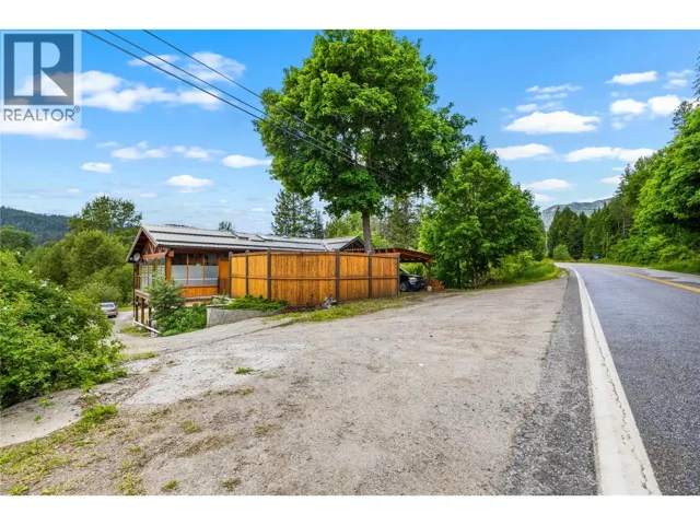 15865 3A Highway, Crawford Bay, British Columbia V0B1E0