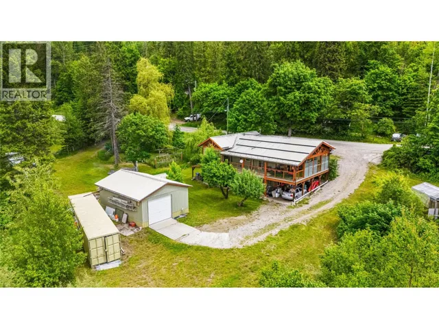 15865 3A Highway, Crawford Bay, British Columbia V0B1E0
