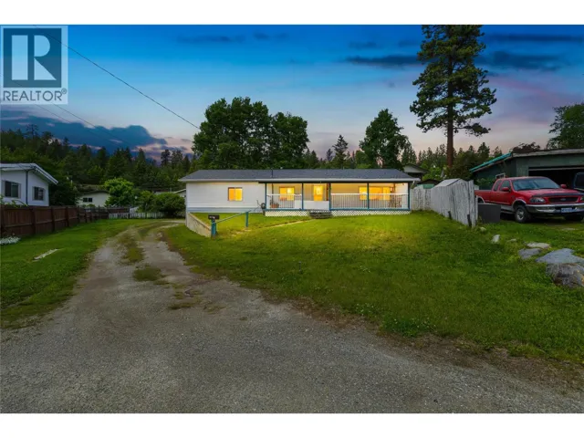 858 301st Street, Marysville, British Columbia V1A3J9