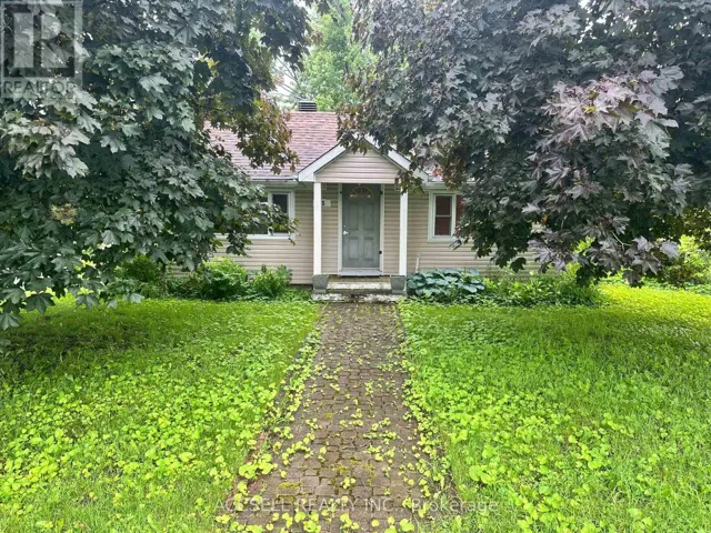 35 LENNOX STREET, Ottawa, Ontario K0A2Z0