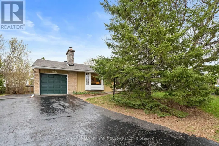 11 SPRINGDALE CRESCENT, Ottawa, Ontario K2H5T7