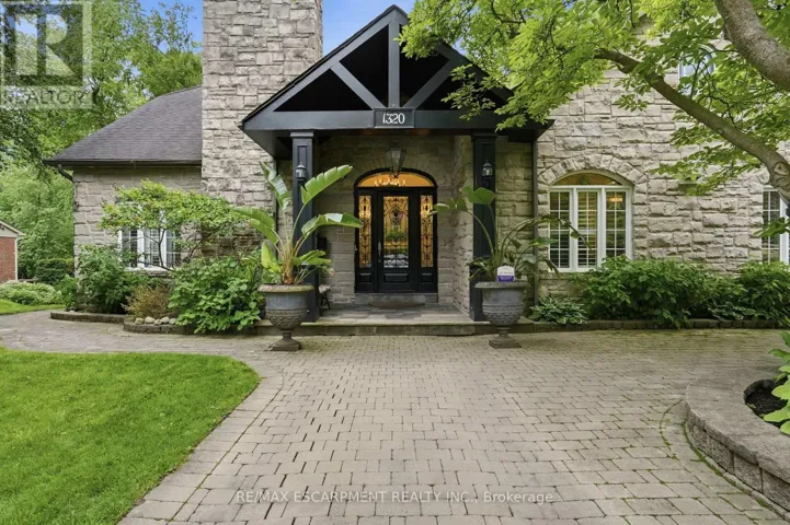 1320 WOODLAND AVENUE, Mississauga (Mineola), Ontario L5G2X9