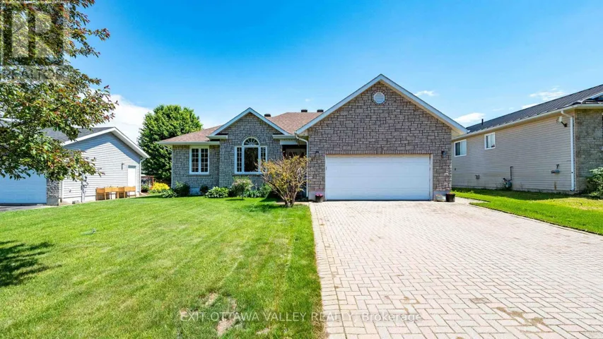 6 COCKCROFT CRESCENT, Deep River, Ontario K0J1P0