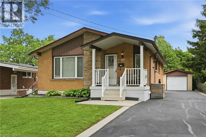 147 MANNING Avenue, Hamilton, Ontario L9A3E8