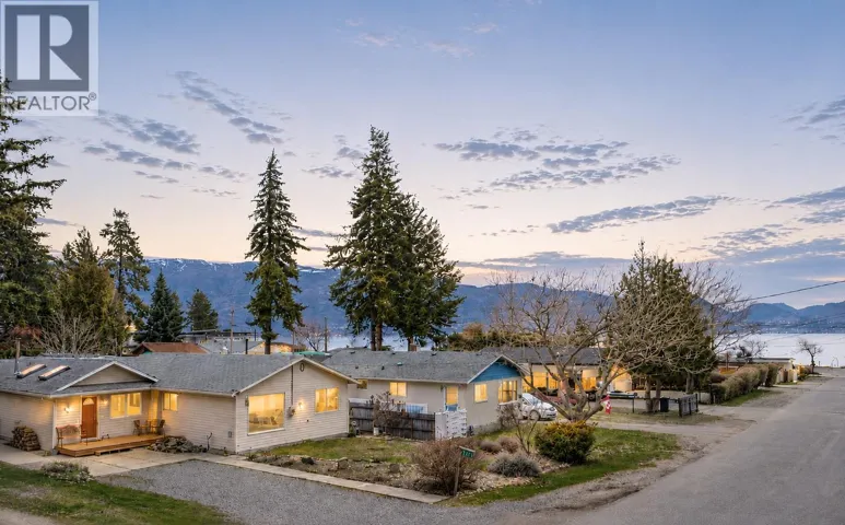 4311 11th Street, Peachland, British Columbia V0H1X6