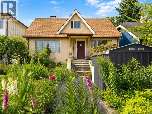 2531 GRAVELEY STREET, Vancouver, British Columbia V5K3J5