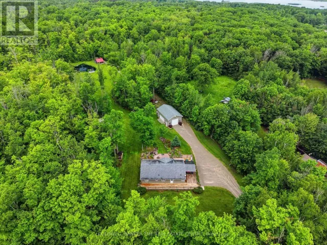 3196 FESSERTON SIDE ROAD, Tay, Ontario L0K2C0