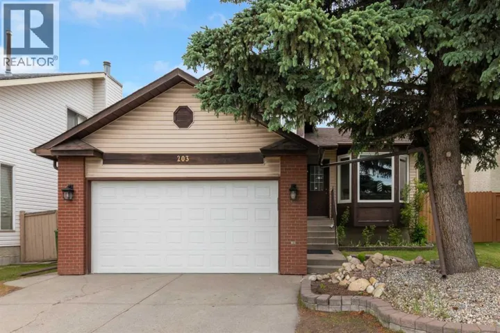 203 Edgepark Boulevard NW, Calgary, Alberta T3A4E4