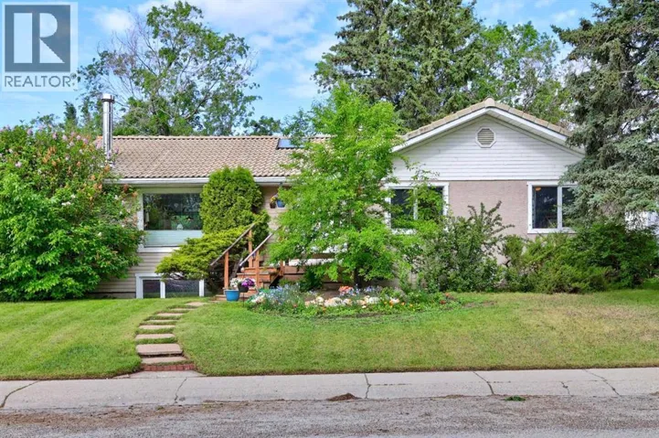 4911 43 Street SW, Calgary, Alberta T3E3R2