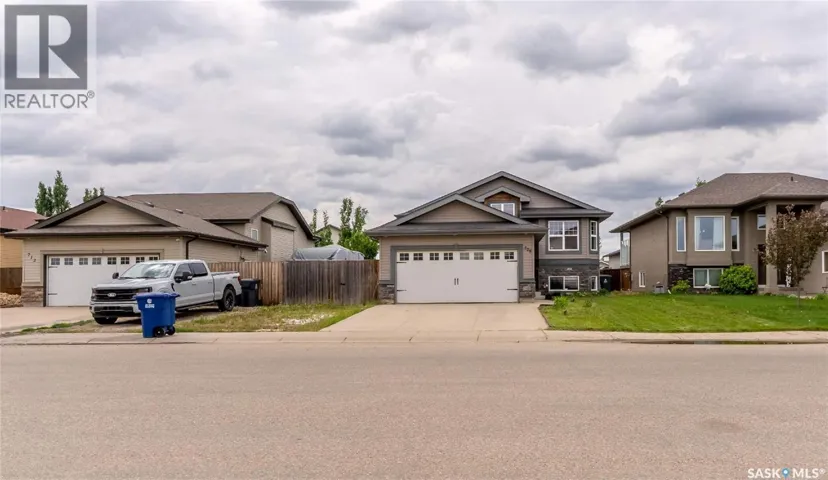 708 6TH AVENUE S, Martensville, Saskatchewan S0K2T0