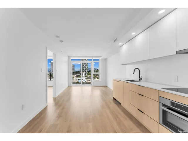 1111 13738 CENTRAL AVENUE, Surrey, British Columbia V3T0X5