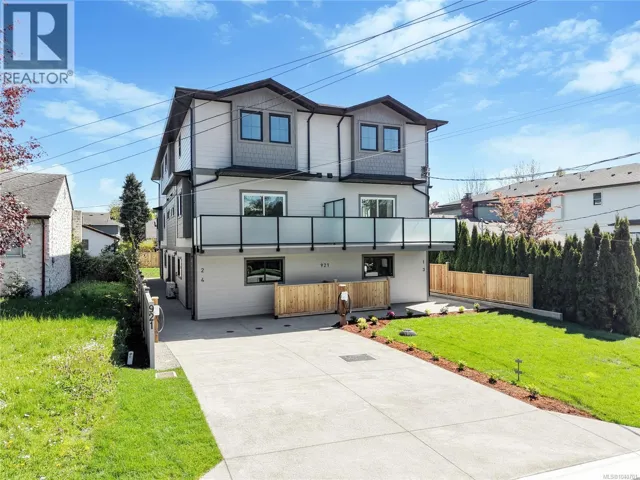 1 921 Dale St, Saanich, British Columbia V8X2V9
