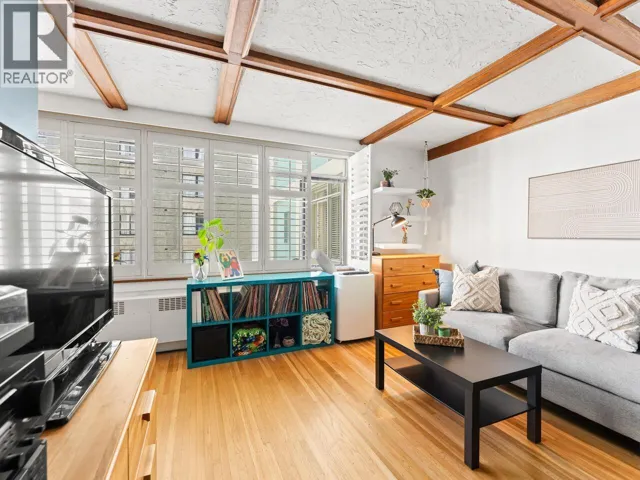 304 1975 PENDRELL STREET, Vancouver, British Columbia V6G1T6