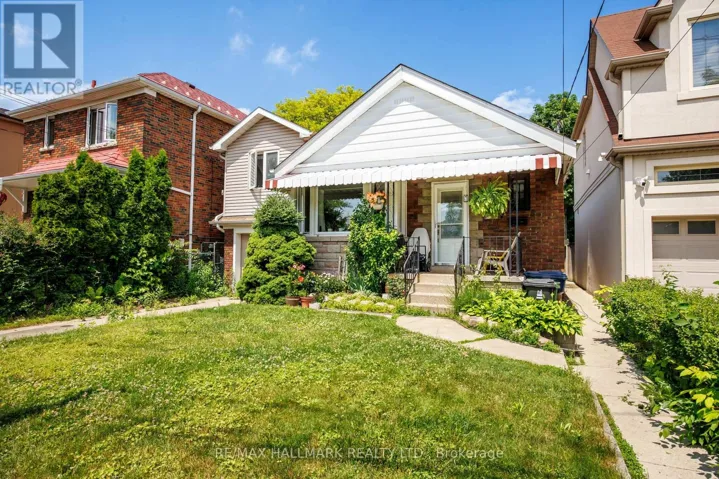 8 DAVIES CRESCENT, Toronto (East York), Ontario M4J2X5