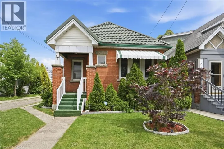67 PARADISE Road S, Hamilton, Ontario L8S1S3