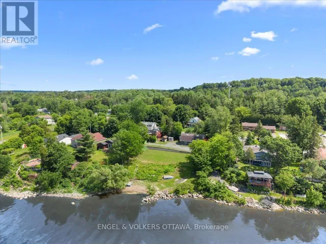 2481 MANSE ROAD, Ottawa, Ontario K4C1C6
