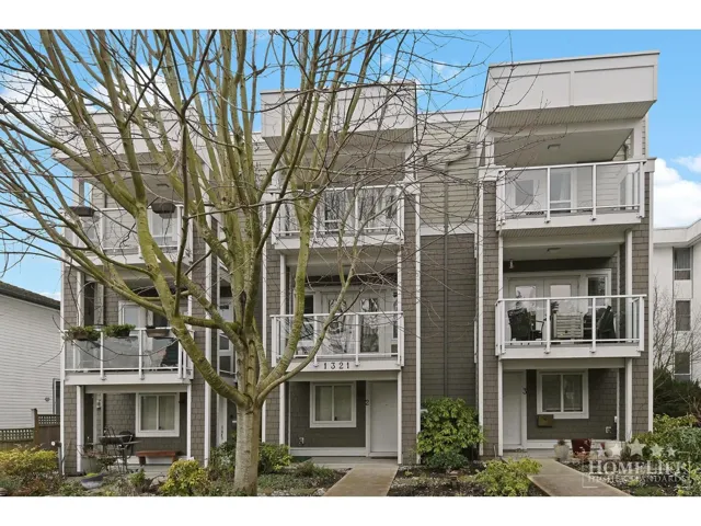 2 1321 FIR STREET, White Rock, British Columbia V4B4B3